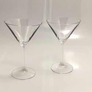 2 fine crystals 🍸 Martinis or Cosmos’s glasses.